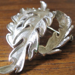 Vintage Lisner Silver Twisted Leaf Pin image 1