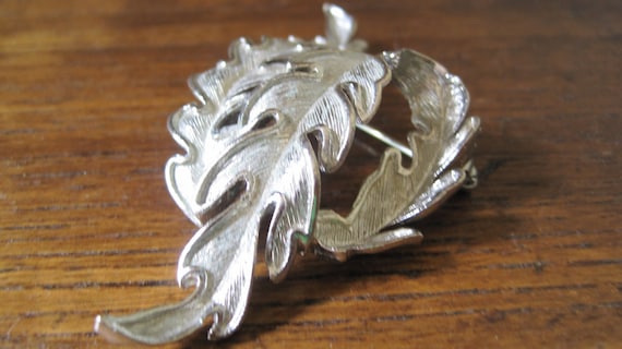 Vintage Lisner Silver Twisted Leaf Pin - image 1