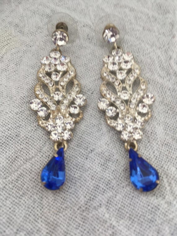 Beautiful Vintage Rhinestone Dangle Clip Earrings - image 5