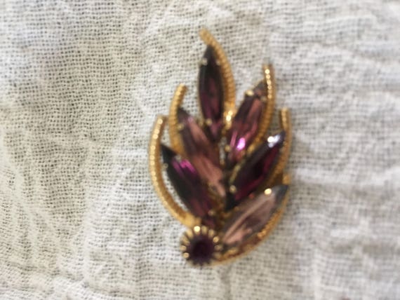 Vintage Floral Gold Tone Purple/Amethyst Rhinesto… - image 8