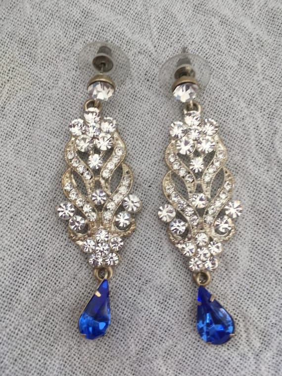 Beautiful Vintage Rhinestone Dangle Clip Earrings