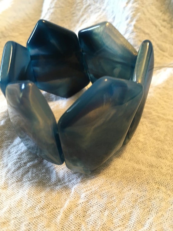 Vintage Chunky Blue & Gold Marbled Lucite Plastic… - image 3