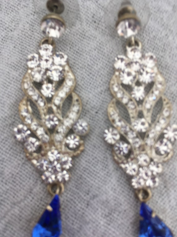 Beautiful Vintage Rhinestone Dangle Clip Earrings - image 6