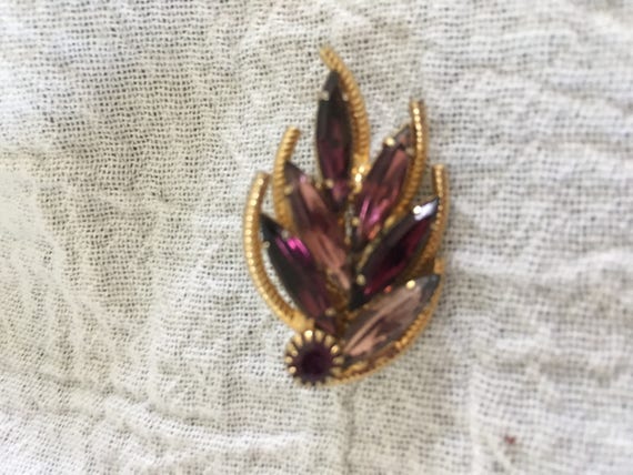 Vintage Floral Gold Tone Purple/Amethyst Rhinesto… - image 2