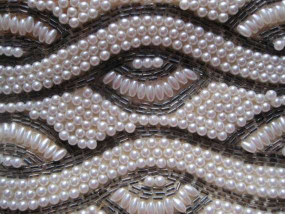 Vintage 50's Faux Pearl & Silver Beaded Bag - image 4