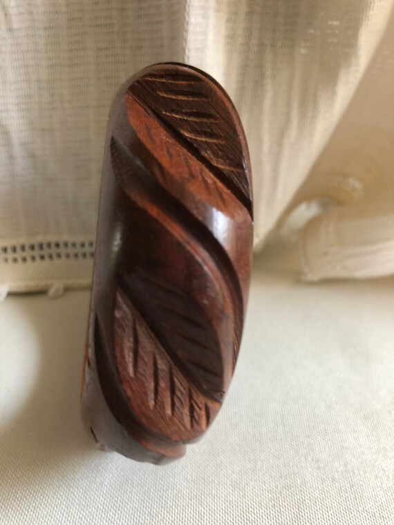 Vintage Wood Carved Leaf Bangle Bracelet - image 10