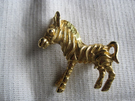 Cute Little Vintage Gold Tone Zebra Pin - image 2