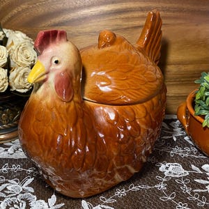 Vintage FAPCO USA Hen on Nest Cookie Jar, Mid-Century Ceramic Chicken Tureen