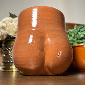 Hand-Sculpted Red Clay Bum Planter – Glazed Anatomical Figurine Vase