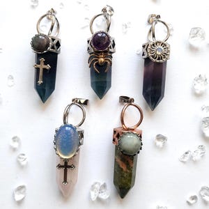 Gothic Crystal Point Anhänger - verschiedene Styles