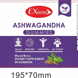 Może przedstawiać: Prostokątna etykieta dla Ashwagandha Gummies, z marką "Exione" w kolorze czerwonym. Etykieta zawiera tekst o korzyściach produktu, informacje o wartości odżywczej i logo "Vegan". Wymiary: 19,5 cm x 7 cm.