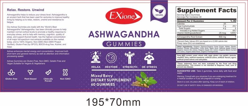 Może przedstawiać: Prostokątna etykieta dla Ashwagandha Gummies, z marką "Exione" w kolorze czerwonym. Etykieta zawiera tekst o korzyściach produktu, informacje o wartości odżywczej i logo "Vegan". Wymiary: 19,5 cm x 7 cm.
