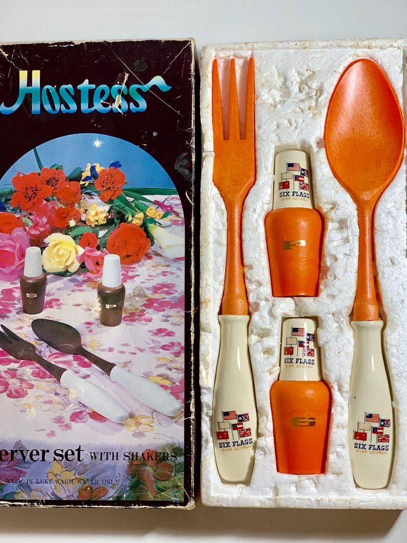 Vintage 1960s Retro Hostess Gift Server Shakers Six Flags Souvenir Matera Hakusan Japan NOS