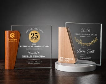 Personalized Breakthrough Award – Custom Glass Plaque with Wooden Base for Recognition and Excellence