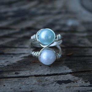 Simple Wire Wrapped Pearl Ring, Unisex Jewelry, Everyday Band, Minimalist Wire Ring
