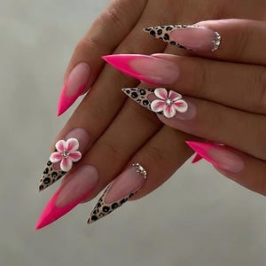Pink Leopard French Tip Stiletto Press On Nails mit 3D-Blumen