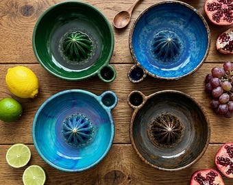 Handgefertigte Keramik Beerenschale mit Ausguss, Keramik Obst Waschkorb, Steingut Sieb für Traube und Erdbeere, Einzigartiges Housewarming Geschenk