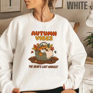 Autumn Vibes Pumpkin Shirt, Retro Harvest Season Tee, Cozy Fall Aesthetic Sweatshirt, Vintage Thanksgiving Basket Graphic, Nature Lover Gift