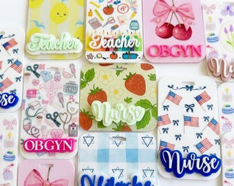 Porta credenciales y soportes para credenciales personalizados