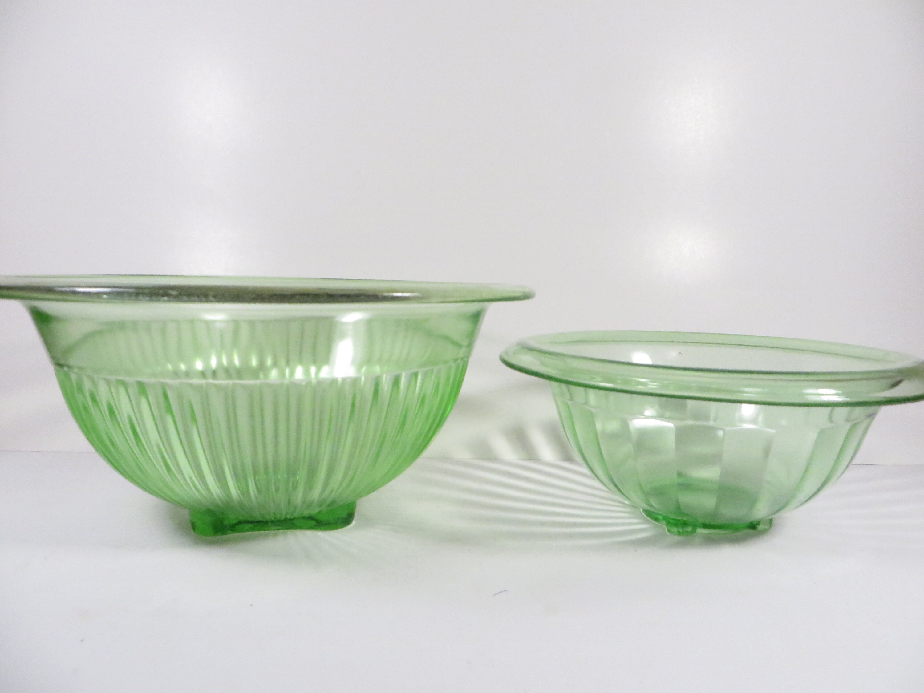 Large Vintage Green Vaseline/Uranium Glass Mixing/Serving Bowl – Wake  Robbin, Consign or Sell