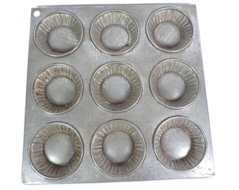 Vintage Muffin Tin - Vintage 9 Muffin Pan Tin