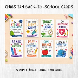 Può includere: Otto carte rettangolari con illustrazioni colorate e versetti biblici per bambini. Ogni carta mostra testi come Be Strong & Courageous, Let Your Light Shine, Trust in the Lord, Do Everything in Love, Be Kind, Pray, Give Thanks e God is With You.