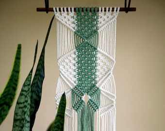 Macrame PATTERN - Written PDF Digital File - Instant Download - Beginner Wall Hanging Tutorial - DIY Boho Fiber Art - Name: Color Contrast