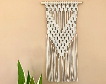 MOTIF en macramé - Fichier numérique PDF écrit - Téléchargement instantané - Tutoriel de tenture murale de tapisserie - DIY Boho Fiber Art - Nom : Triangle