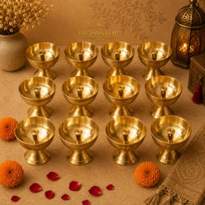 手作りの真鍮製 Diya セット – ディワリ祭用の伝統的なインドのピヤリ ディーパック オイルランプ