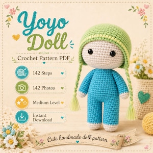 K&ouml;nnte beinhalten: Eine H&auml;kelpuppe mit hellgr&uuml;ner M&uuml;tze mit geflochtenen Quasten, wei&szlig;em Kopf und blauem K&ouml;rper mit wei&szlig;en F&uuml;&szlig;en. Der Text lautet Yoyo Doll Crochet Pattern PDF, 142 Steps, 142 Photos, Medium Level, Instant Download und Cute handmade doll pattern.