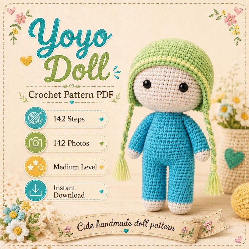 K&ouml;nnte beinhalten: Eine H&auml;kelpuppe mit hellgr&uuml;ner M&uuml;tze mit geflochtenen Quasten, wei&szlig;em Kopf und blauem K&ouml;rper mit wei&szlig;en F&uuml;&szlig;en. Der Text lautet Yoyo Doll Crochet Pattern PDF, 142 Steps, 142 Photos, Medium Level, Instant Download und Cute handmade doll pattern.