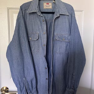 Vintage Levi’s Denim Button Down Shirt XL – Classic Blue Jean Shirt