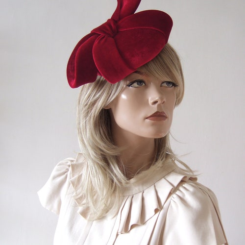 Winter Berry Red Velvet Fascinator shops Cocktail Hat Headpiece Autumn Winter Wedding Mother the Bride, Hat for Winter Races, Racing Fashion