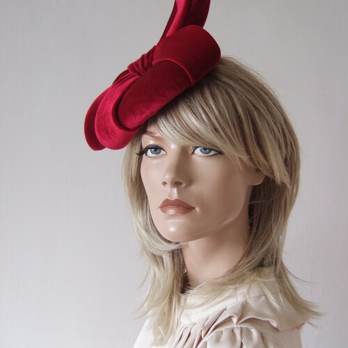 Winter Berry Red Velvet Fascinator shops Cocktail Hat Headpiece Autumn Winter Wedding Mother the Bride, Hat for Winter Races, Racing Fashion