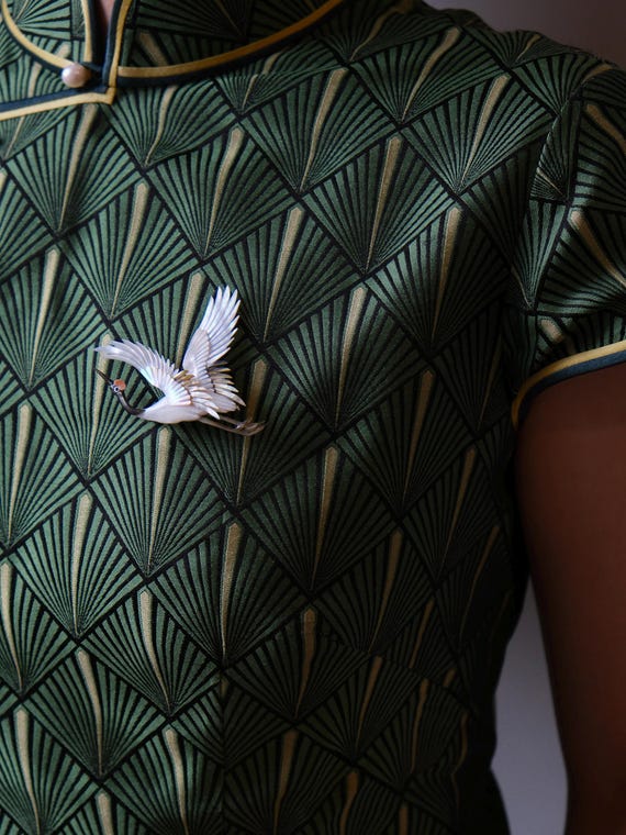 Gift for Mom, Hand-Carved Shell Brooch, Red-Crowned Crane Accessory, Artisan-Made Accessory, Unique Gift for Mothers Day