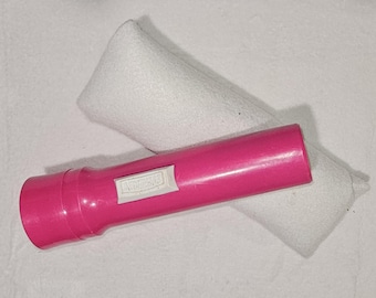 Vintage hot pink Eveready plastic flashlight, Tested and works.