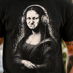 Mona Lisa Bass Face Png, Funny DJ Music Lover Png, EDM Festival Meme Png, Vintage Producer Art Png, Headphones Music Sublimation