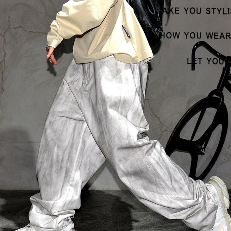 Baggy Denim Jeans | Casual Wide Leg Pants | Y2K Urban Streetwear

Loose wide leg white denim trousers featuring cargo inspired design and oversized silhouette