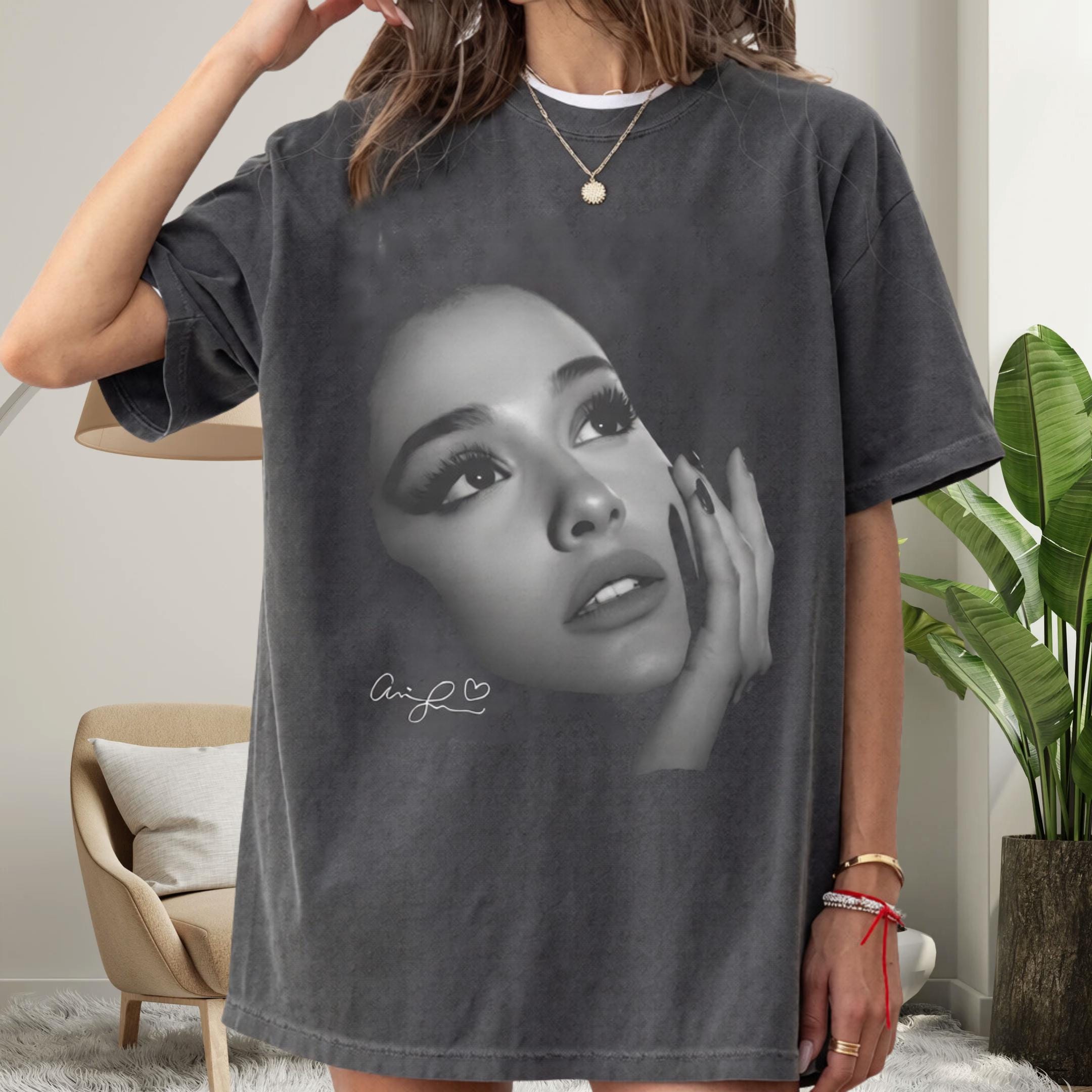 Ariana Grande Vintage Tshirt - Etsy