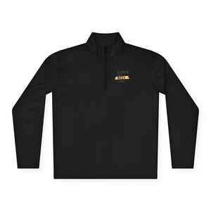Ich lebe mein bestes Leben Viertel-Zip Pullover | Minimales Brust-Logo Bild 3