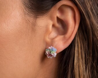 Pendientes florales artesanales: Pendientes de botón biocerámicos hipoalergénicos