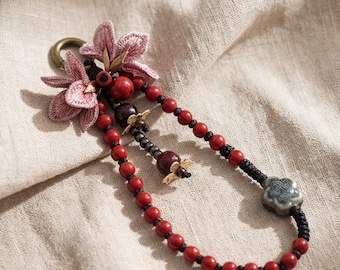 Abalorio de cerámica roja para teléfono con flor bordada, estilo vintage