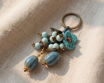 Llavero de cuentas de cerámica, dije de latón vintage, accesorio bohemio para coche