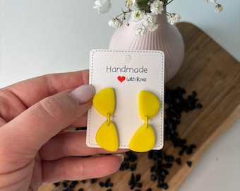 Butter Yellow Wavy Dangle Earrings, Abstract Minimalist Polymer Clay, Dopamine Dressing Style, Hypoallergenic, Sunny Gift for Her