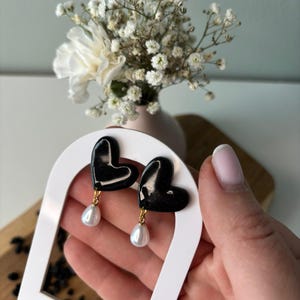 Black Gold Pearl Heart Dangle Earrings, Glamor Romantic Polymer Clay, Luxury Elegant Style, Hypoallergenic, Valentine Gift for Her