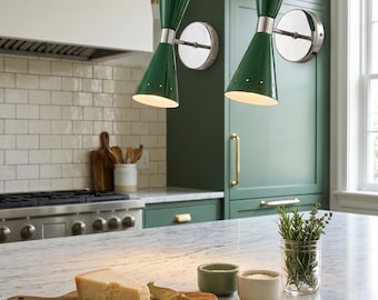 Grüne Mid Century Modern Doppelkegel Wandleuchte