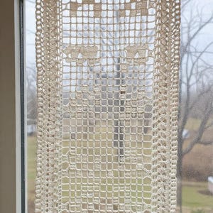 Filet Crochet Wall Hanging Pattern – Vintage Lace Tapestry (For both beginners and expert)