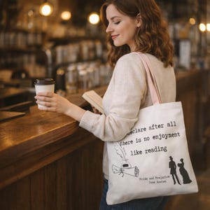 Puede incluir: Un letrero de madera rústica con el texto "Welcome to our home" en letras blancas. El letrero presenta un acabado envejecido y un diseño sencillo y acogedor, ideal para un porche o entrada.