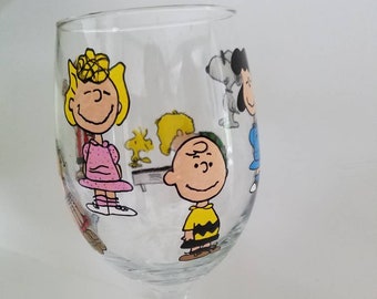 decorative peanuts gang charlie brown linus lucy snoopy woodstock hand painted wine glass cups