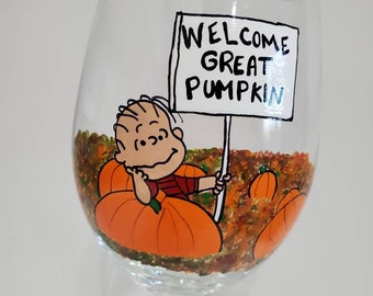 Welcome Great Pumpkin inspired Charlie Brown's Halloween wine glass